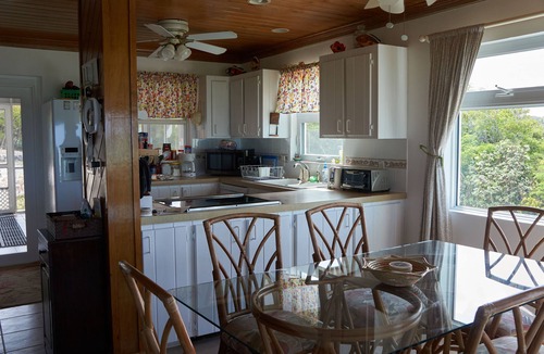 Clarence Town Villa | Secluded & Quiet Beachfront Home w/Beautiful View on Lochabar Bay. Family fun!