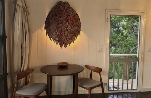 Gregory Town Cottage | Secluded waterfront cottage