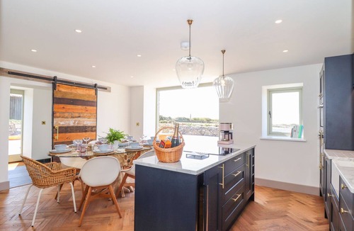 St Just Cottage | SEE TWO SEAS, CAPE CORNWALL, pet friendly, with hot tub in St Just