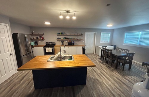 Cockburn Town House | Serene 3-bedroom house with AC in charming San Salvador