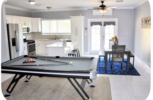 Greening Glade House | Serene 3-bedroom house with AC in charming Freeport
