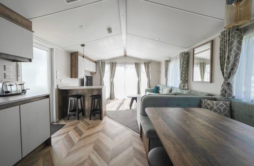 Great Billing Cottage | SERENITY SHORES - BILLING AQUADROME in Billing Aquadrome Holiday Park