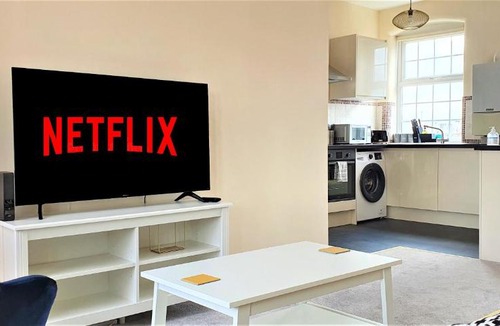 Northampton Apartment | Shakespeare Views - Modern Northampton Apartment