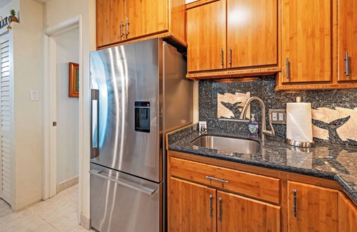 Kahana Condo | 🌈 Sharing our Blessings! Spectacular Views, Sunsets, Whales, Rainbows🌈