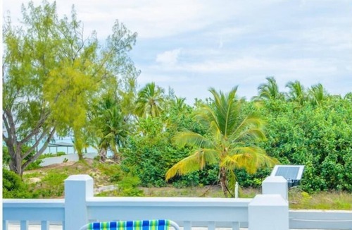 Tar Bay Apartment | Sheer Bliss BeachView Apt #2