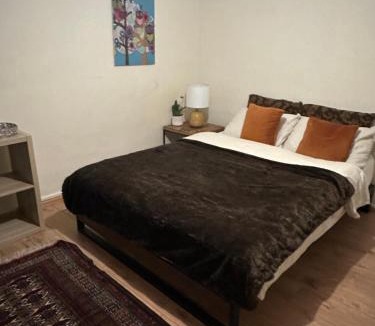 Reading Apartment | Shekeba