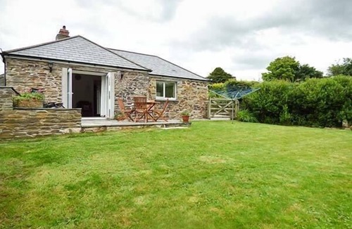 Brazzacott Cottage | SHEPHERDS REST, pet friendly, with a garden in Jacobstow