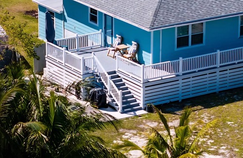 Green Turtle Cay House | SHIPWRECKED Charming 1 bedroom house on the beautiful island of Green Turtle Cay