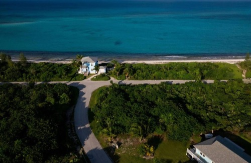 Green Turtle Cay House | SHIPWRECKED Charming 1 bedroom house on the beautiful island of Green Turtle Cay