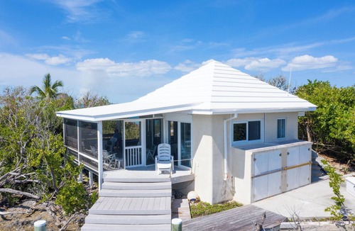 Green Turtle Cay Cottage | Shore Leave Cottage Waterfront Studio Cottage + Private Dock