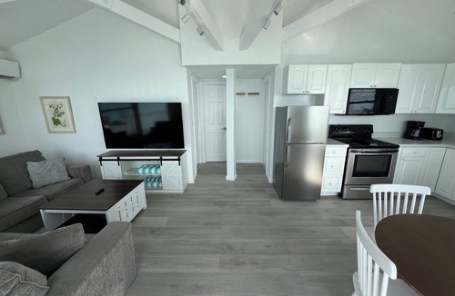 George Town House | Shoreline Flats: A Waterfront Escape on Bonefish Flats
