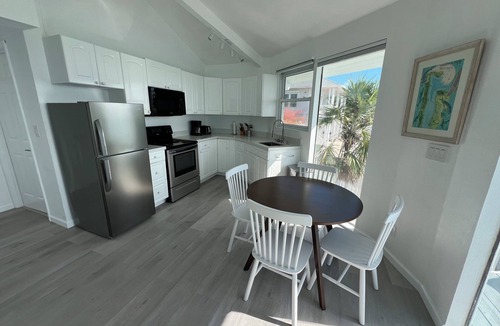 George Town House | Shoreline Flats: A Waterfront Escape on Bonefish Flats