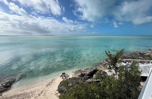 George Town House | Shoreline Flats: A Waterfront Escape on Bonefish Flats