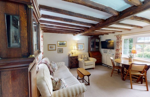 Aylesbury Cottage | Short Let Space Bailey's Cottage two bedroom cottage near the centre of Aylesbury.