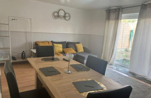 Tilbury House | Shortlet express, Spacious 3bedroom house, 6 beds in Tilbury