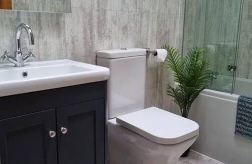 Melrose House | Shunters Cottage