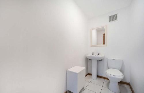 North West House | Simple Accommodation West End