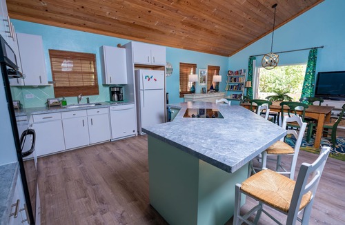 Spanish Wells House | Single Story Beachfront House with Deck Overlooking Bay