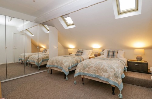 East Knighton Cottage | SIX HORSE BARN, family friendly, with a garden in Winfrith Newburgh