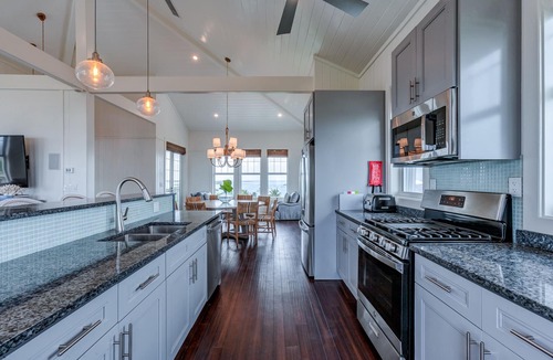 Hope Town House | Sky High Panoramic Views, Dock Slip, Steps to Tahiti Beach - Hope Town