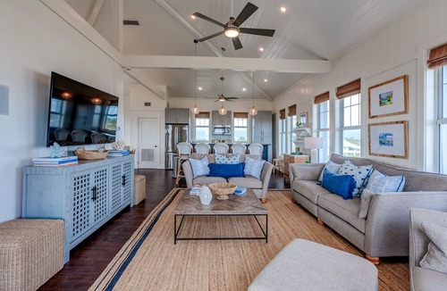 Hope Town House | Sky High Panoramic Views, Dock Slip, Steps to Tahiti Beach - Hope Town
