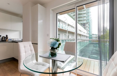 Grange Apartment | Skyvillion - Tower Point Enfield 1bed Wbalcony