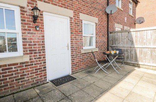 Ruswarp Cottage | SLEEPERS, pet friendly, country holiday cottage in Whitby
