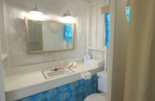 Andros Town Hotel | Small Hope Bay Lodge