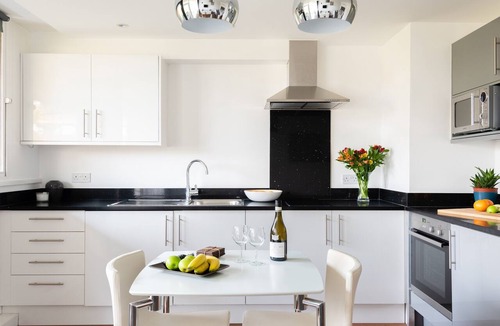 Tachbrook Apartment | Smart Modern Studio in Pimlico with Garden Views