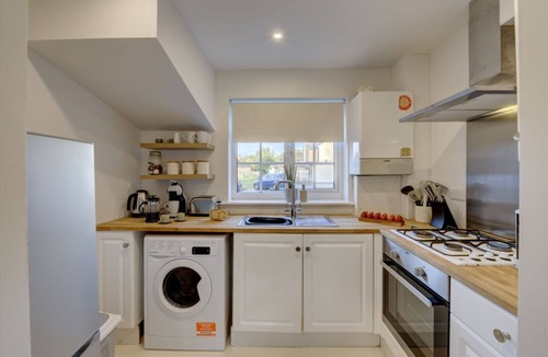 Lower Shelton Other | Snagge Court | A Calm Detached 2BR House I Parking & Garden | Pet Friendly | eco-Short Term Let by SILVA