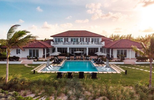 Governor's Harbour Villa | Snaresbrook Manor - 8-Bedroom beachfront villa
