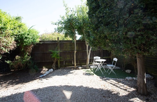 Beaconsfield Apartment | Snug apartment in the heart of Beaconsfield Old Town