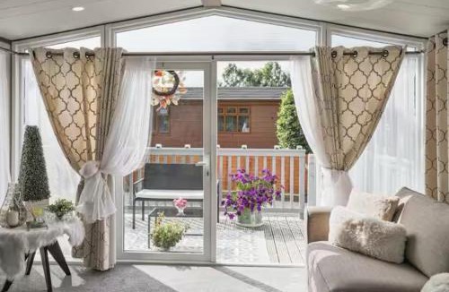 Wilberfoss Villa | Sol
