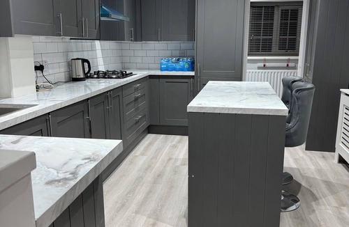 Burslem House | Sole Diamond Home. 3 bedroom, 5sleeps, 1 king, 1 double and 1 single size.