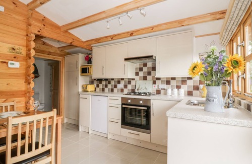 Diss Cottage | Someplace Else
