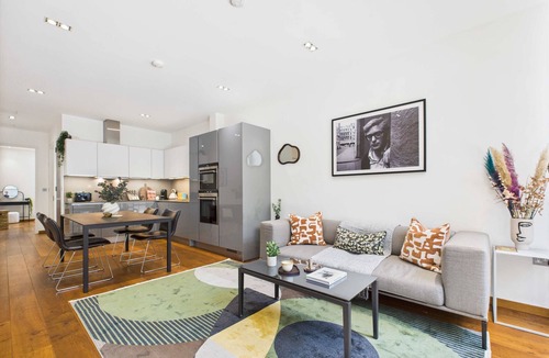 Camden Town Apartment | Sophisticated & Modern Camden Town Apartment