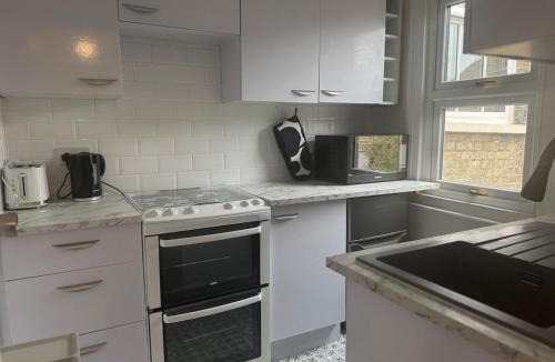 Bedford Apartment | Spacious 1BR Apt near Bedford Stn & Town Centre