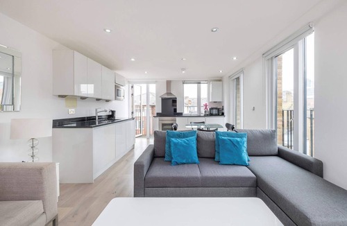Euston Apartment | Spacious 2-Bed · Balcony · St Pancras · Sleeps 6