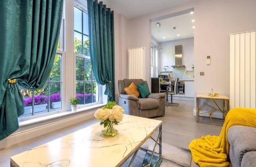 Queen's Park Apartment | Spacious 2-Bedroom Apartment in Greater London