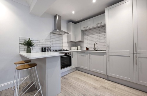 Montpellier House | Spacious 3-Bed Period Home Near Bath Road