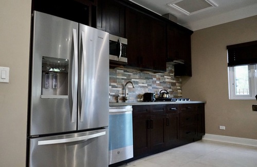 Nassau Apartment | Spacious 3-Bedroom Apartment with WiFi & AC in Lovely Nassau