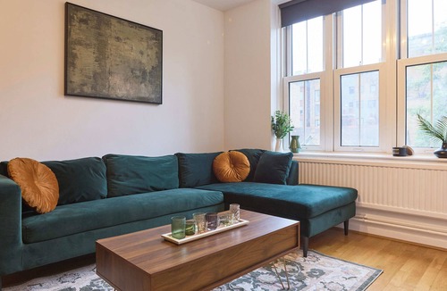 Cantelowes Apartment | Spacious 3-Bedroom Apartment Near King’s Cross & Camden Town.