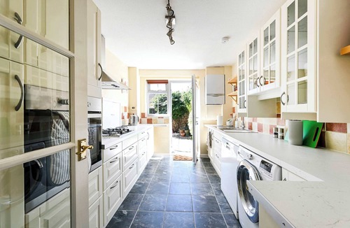 Maidenhead House | Spacious 3Bed Home in Maidenhead Sleeps 6