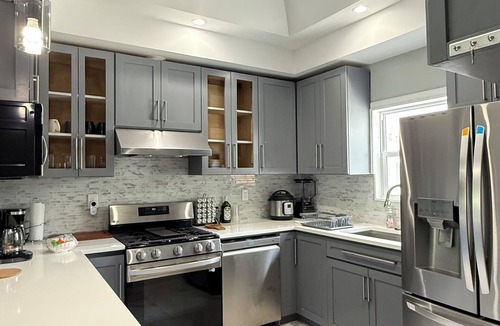 Nassau House | Spacious 3BR home, 2 min walk to Saunders Bch with amazing turquoise ocean views