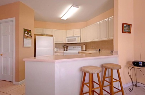Nassau Condo | Spacious 3BR Sandyport Condo w/Pool, Beach Access, Tennis, Marina & Balconies