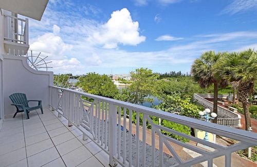 Nassau Condo | Spacious 3BR Sandyport Condo w/Pool, Beach Access, Tennis, Marina & Balconies