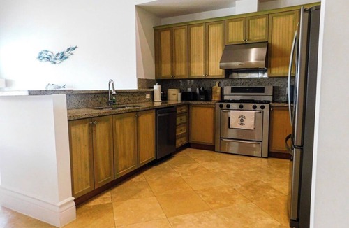 Alice Town House | Spacious 4-bedroom villa with 90ft dock in Bimini Bay Resort