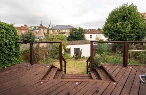 Croham House | Spacious 4BD Home near Gatwick and LDN Links