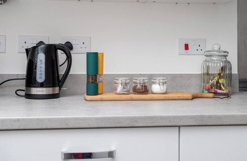 Milton Keynes House | Spacious 4BR House | EV Charger | 10 mins from Centre MK | Families | Contractor