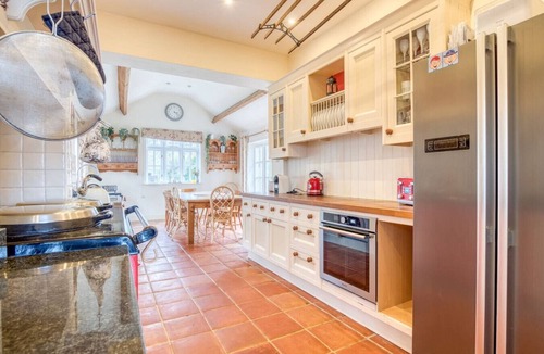 New Forest District House | Spacious 5-bedroom home with cinema room, Aga kitchen & forest walks